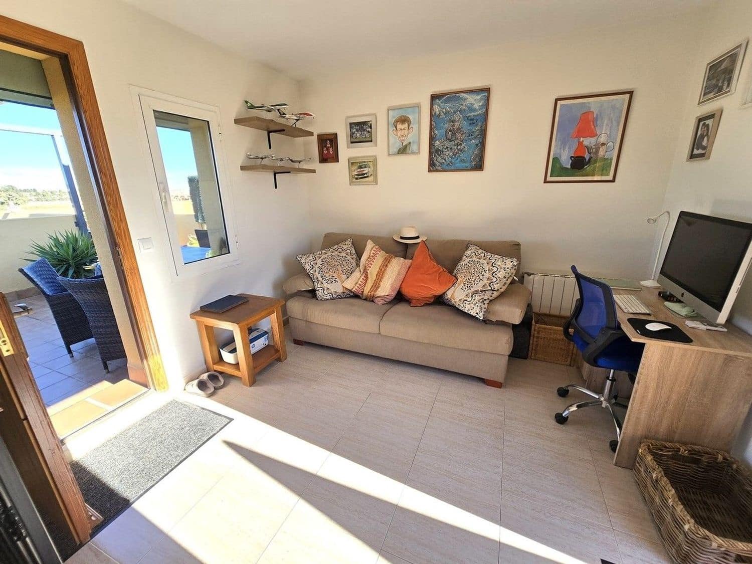 2 slaapkamer Huis te koop in Almeria stad met zwembad garage - € 139.950 (Ref: 9532517)