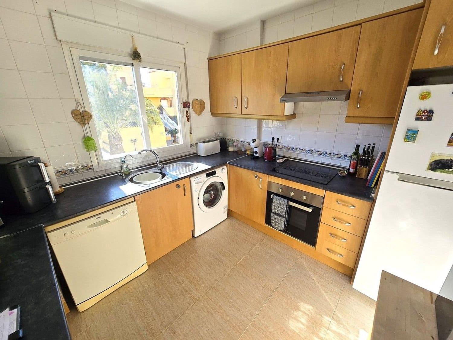 2 slaapkamer Huis te koop in Almeria stad met zwembad garage - € 139.950 (Ref: 9532517)