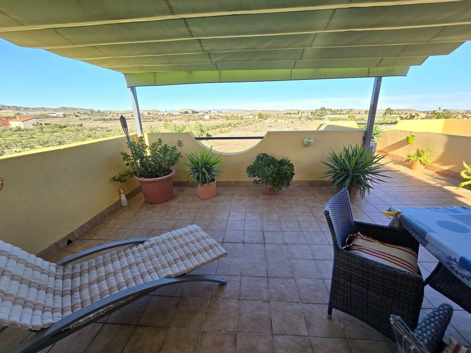 2 slaapkamer Huis te koop in Almeria stad met zwembad garage - € 139.950 (Ref: 9532517)