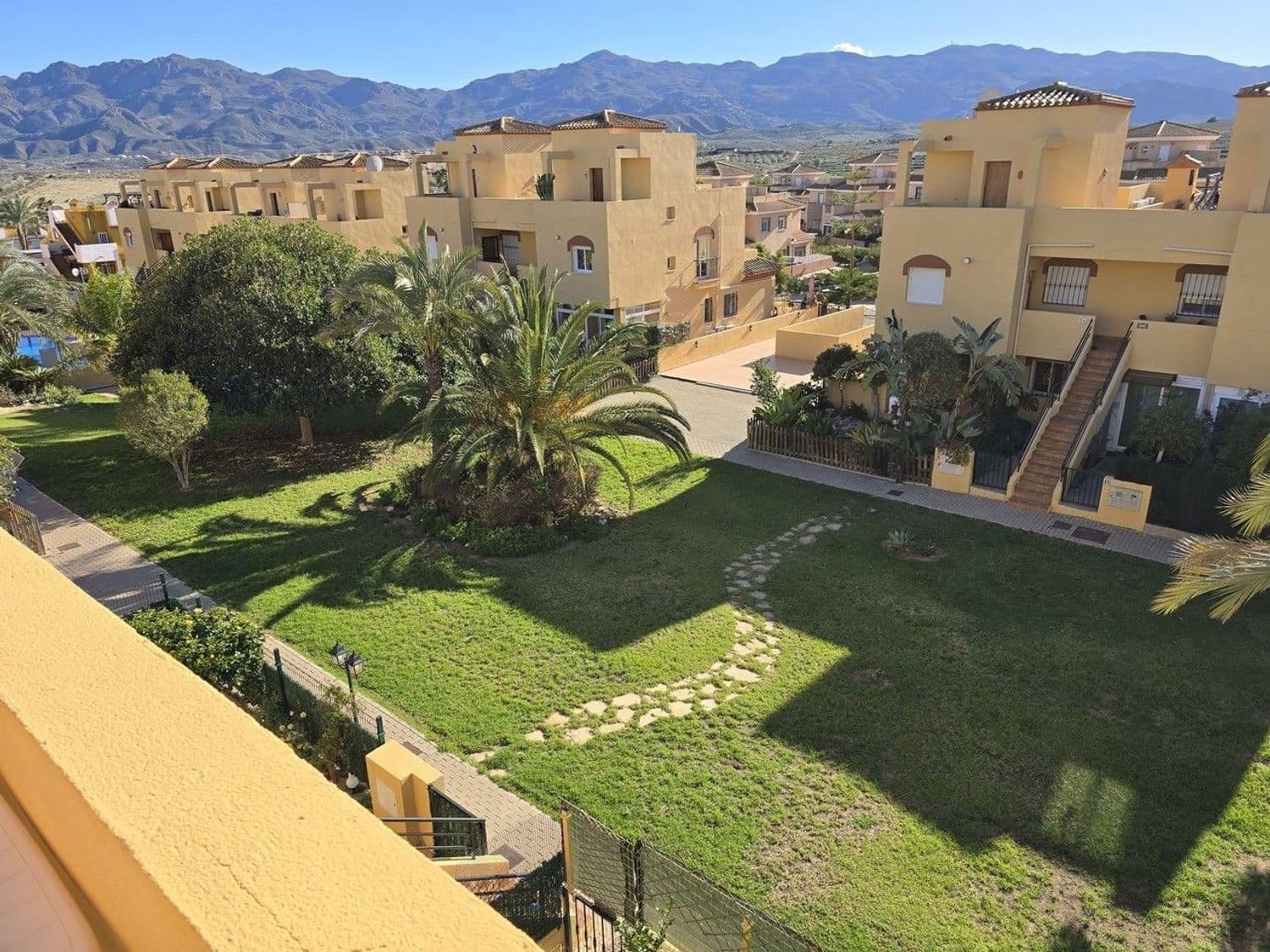 2 slaapkamer Huis te koop in Almeria stad met zwembad garage - € 139.950 (Ref: 9532517)