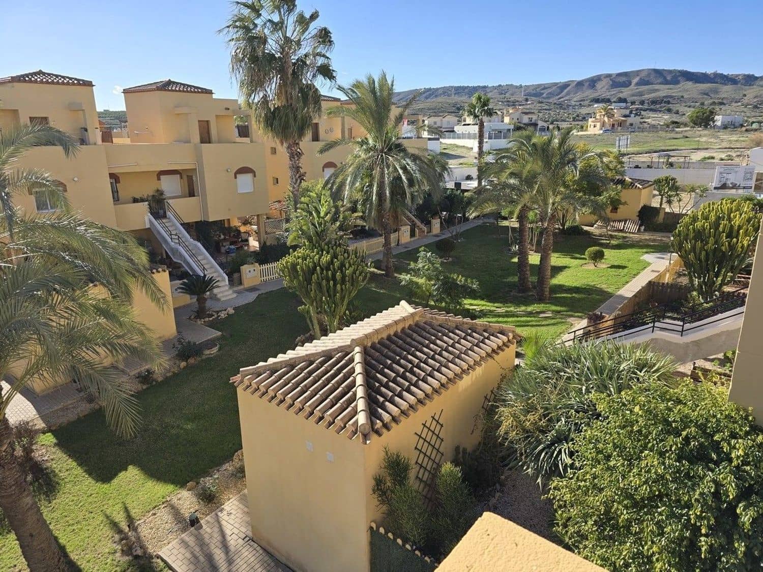2 slaapkamer Huis te koop in Almeria stad met zwembad garage - € 139.950 (Ref: 9532517)
