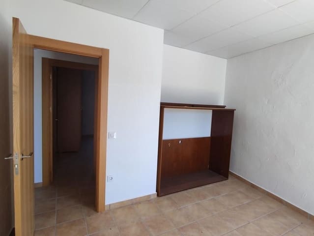 7 bedroom Villa for sale in Almería city with garage - € 105,000 (Ref: 9563780)