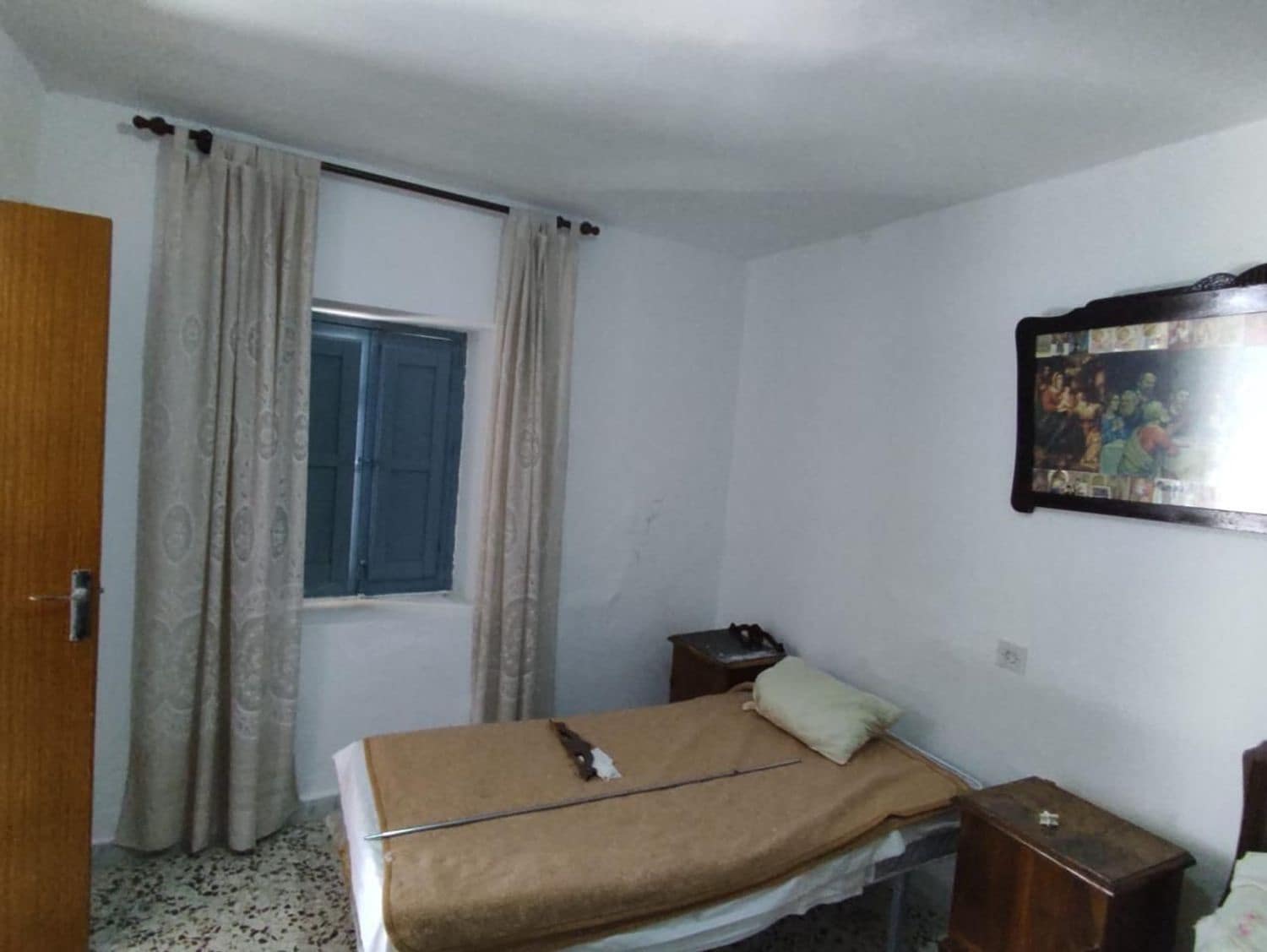 7 bedroom Villa for sale in Almeria city with garage - € 105,000 (Ref: 9563780)