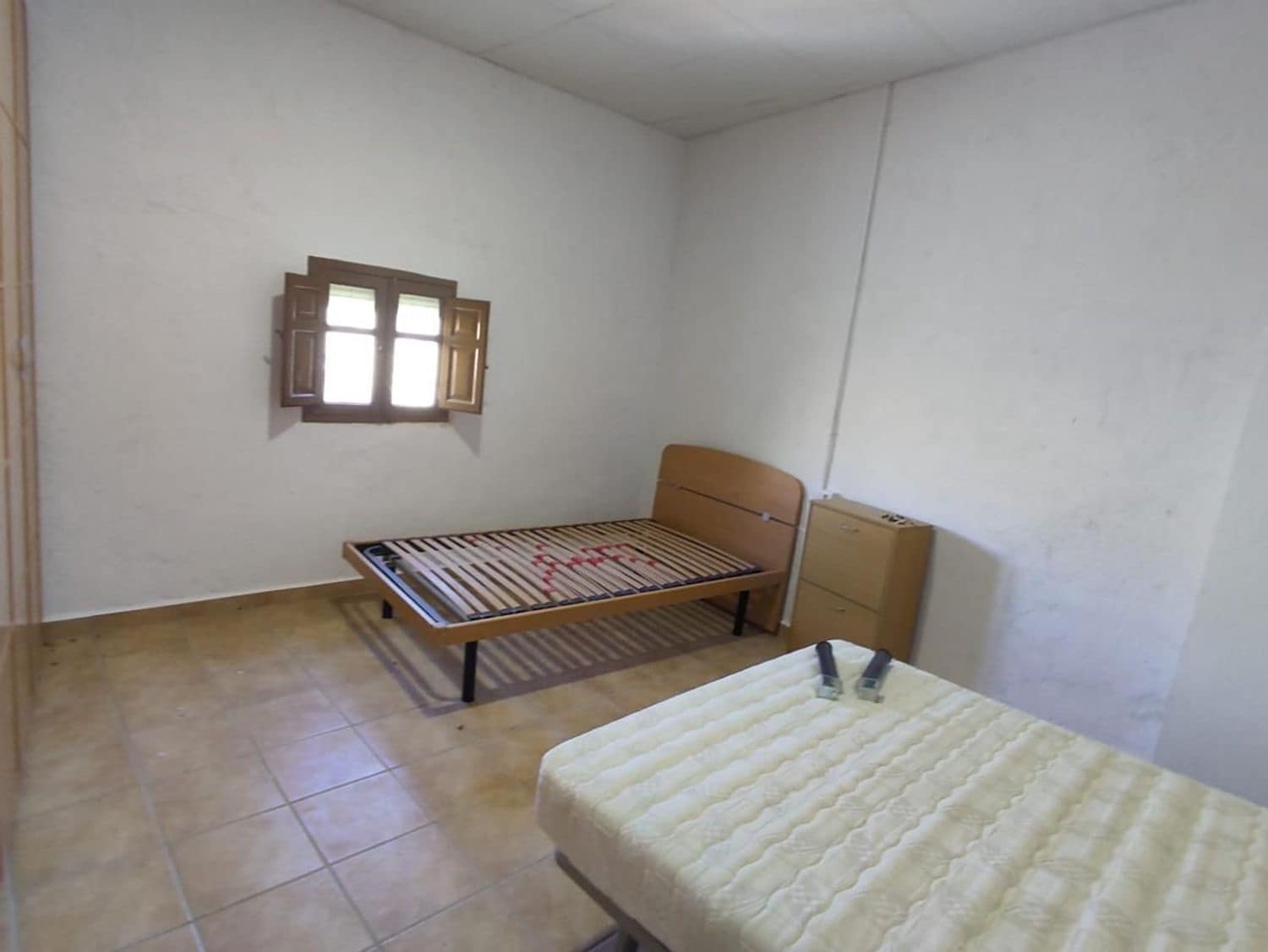 7 bedroom Villa for sale in Almeria city with garage - € 105,000 (Ref: 9563780)