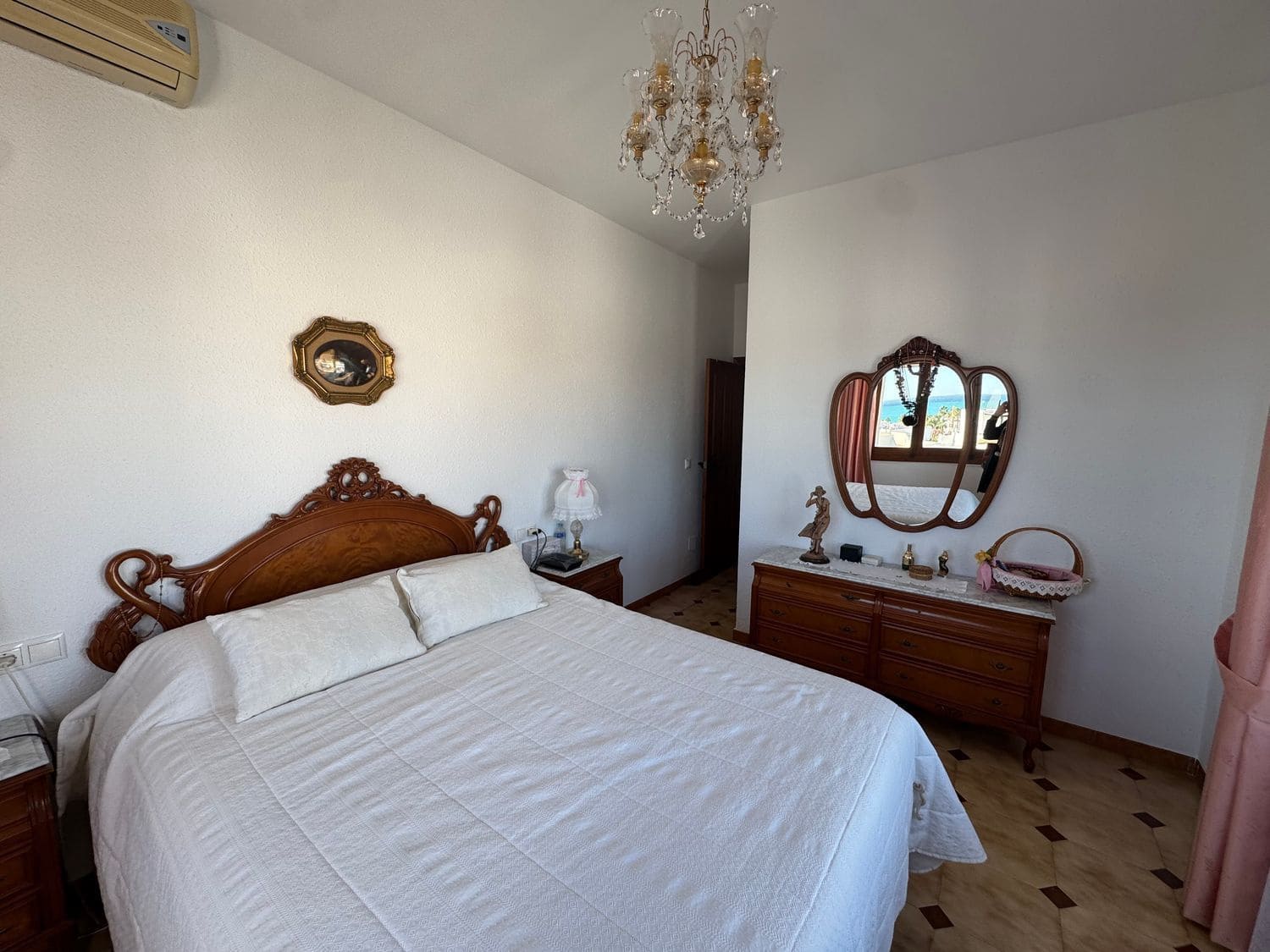 4 bedroom Villa for sale in Mojacar with garage - € 450,000 (Ref: 9564003)