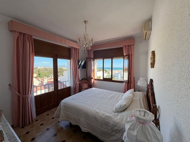 4 bedroom Villa for sale in Mojácar with garage - € 450,000 (Ref: 9564003)