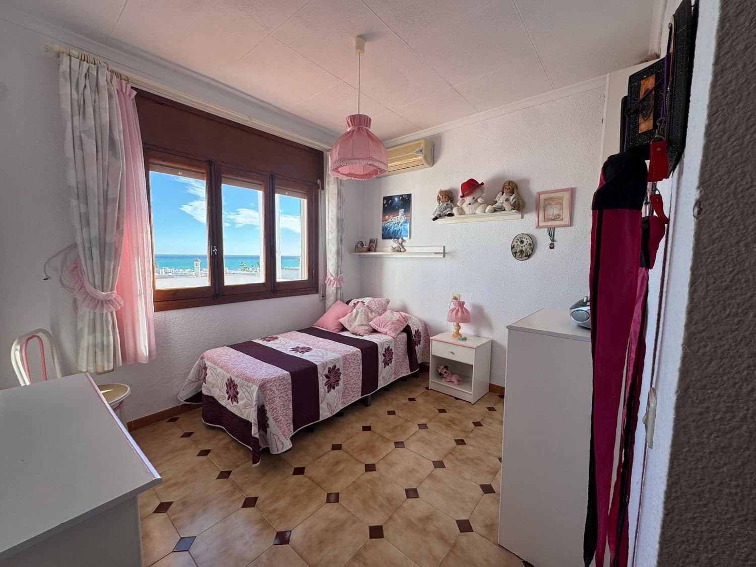 4 bedroom Villa for sale in Mojacar with garage - € 450,000 (Ref: 9564003)