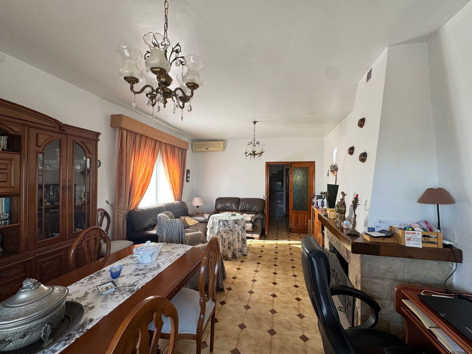 4 bedroom Villa for sale in Mojacar with garage - € 450,000 (Ref: 9564003)