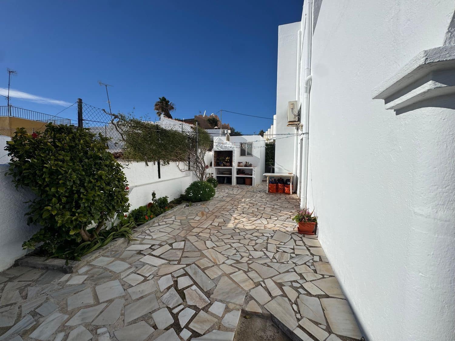 4 bedroom Villa for sale in Mojacar with garage - € 450,000 (Ref: 9564003)