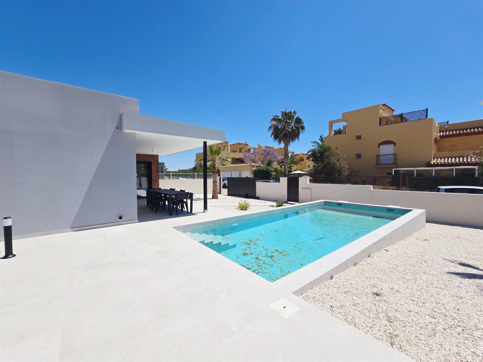 3 makuuhuone Huvila myytävänä paikassa Los Gallardos mukana uima-altaan 
autotalli - 324 000 € (Ref: 9581369)