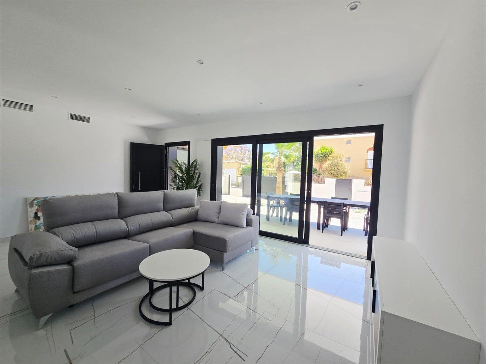 3 makuuhuone Huvila myytävänä paikassa Los Gallardos mukana uima-altaan 
autotalli - 324 000 € (Ref: 9581369)