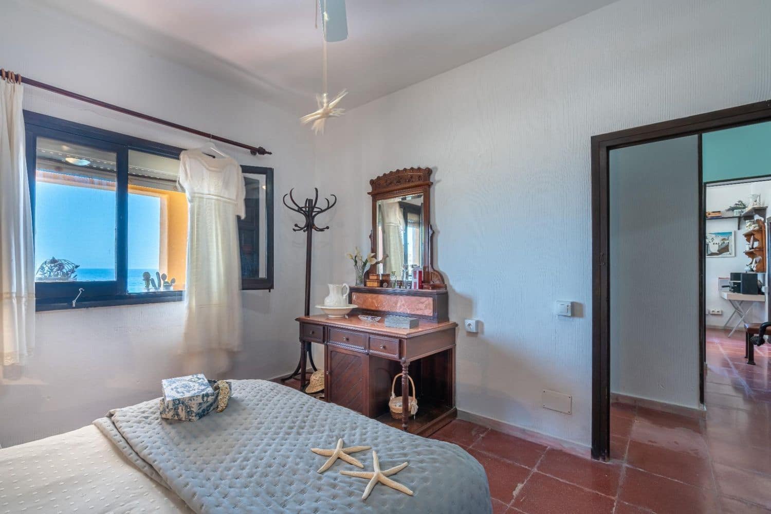 4 bedroom Villa for sale in Almeria city with garage - € 750,000 (Ref: 9590389)