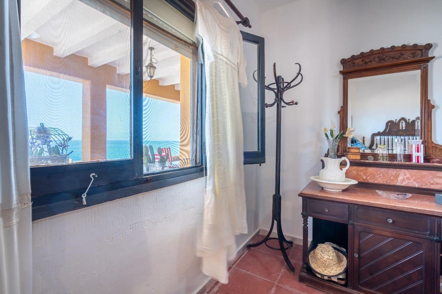 4 bedroom Villa for sale in Almeria city with garage - € 750,000 (Ref: 9590389)