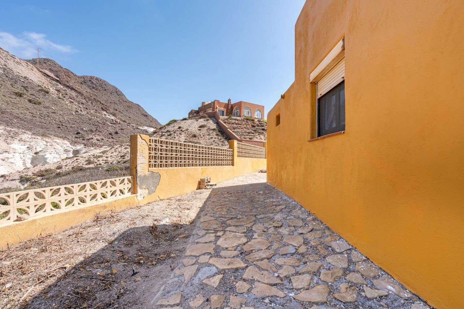 4 bedroom Villa for sale in Almeria city with garage - € 750,000 (Ref: 9590389)