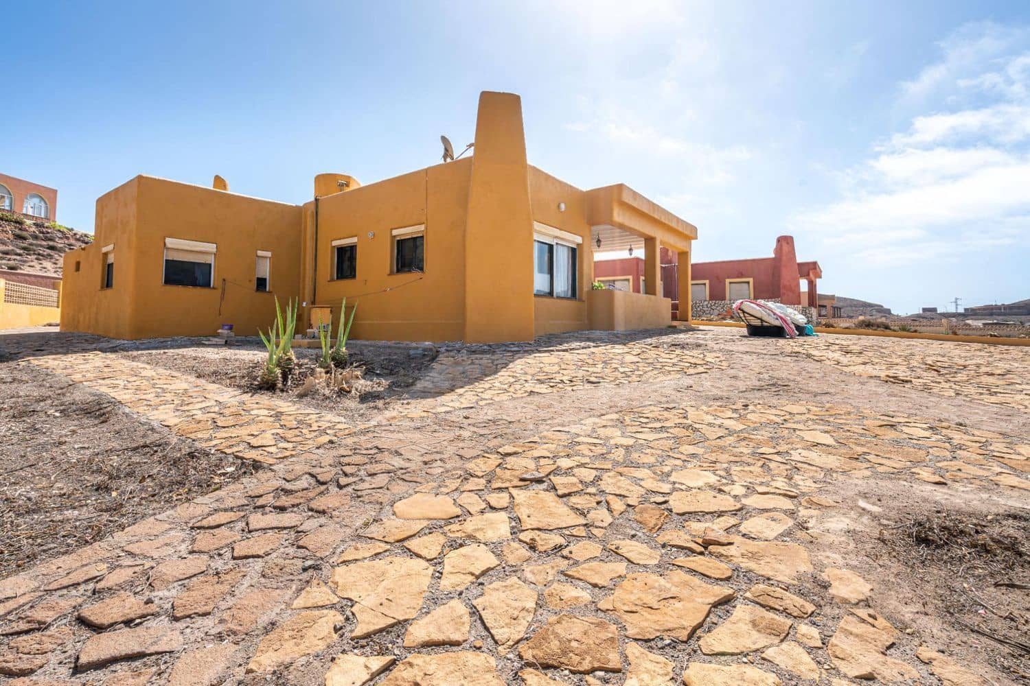 4 bedroom Villa for sale in Almeria city with garage - € 750,000 (Ref: 9590389)
