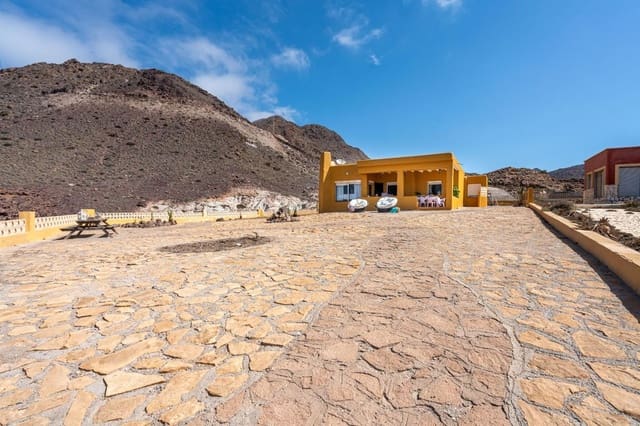 4 soveværelse Villa til salg i Almería by med garage - € 750.000 (Ref: 9590389)