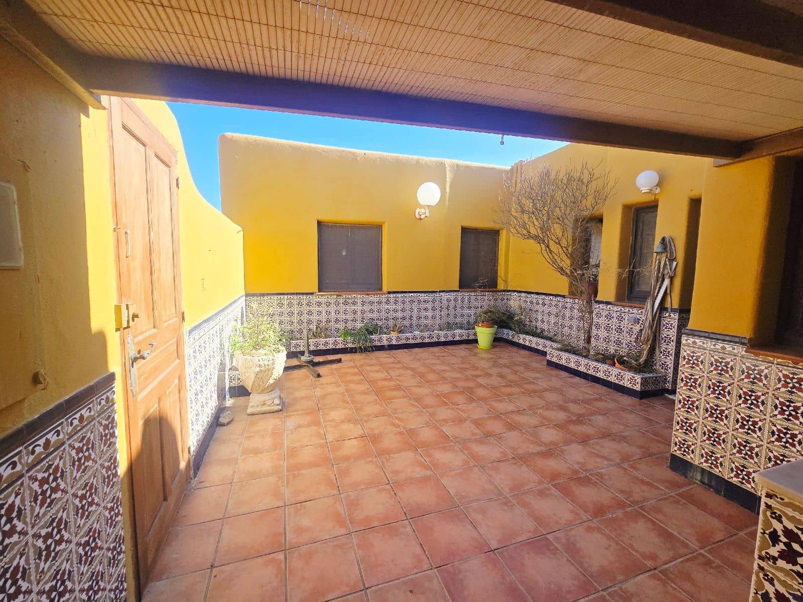 4 bedroom Villa for sale in El Cabo de Gata with garage - € 670,000 (Ref: 9590389)