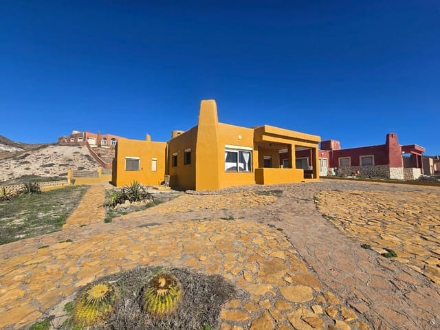 Chalet de 4 habitaciones en El Cabo de Gata, Almería ciudad en venta con garaje - 670.000 € (Ref: 9590389)