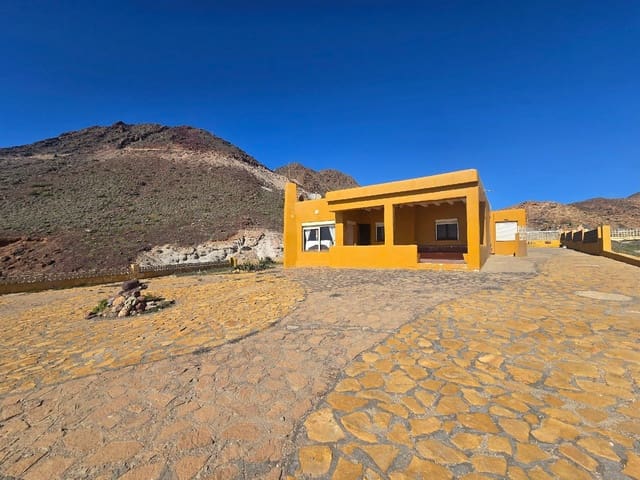 Chalet de 4 habitaciones en El Cabo de Gata, Almería ciudad en venta con garaje - 670.000 € (Ref: 9590389)