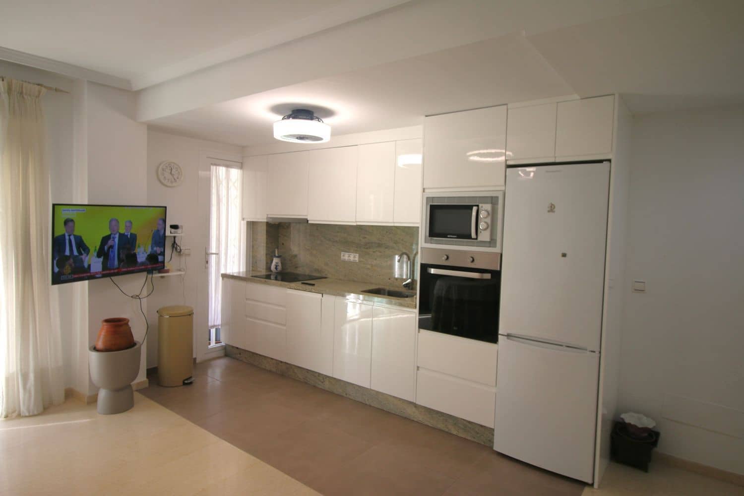 3 soveværelse Lejlighed til salg i Garrucha med garage - € 290.000 (Ref: 9592107)