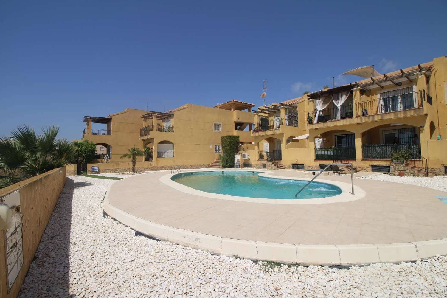 2 bedroom Flat for sale in Cuevas del Almanzora with pool garage - € 140,000 (Ref: 9643365)