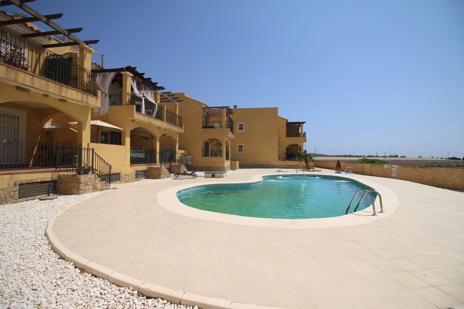 2 bedroom Flat for sale in Cuevas del Almanzora with pool garage - € 140,000 (Ref: 9643365)