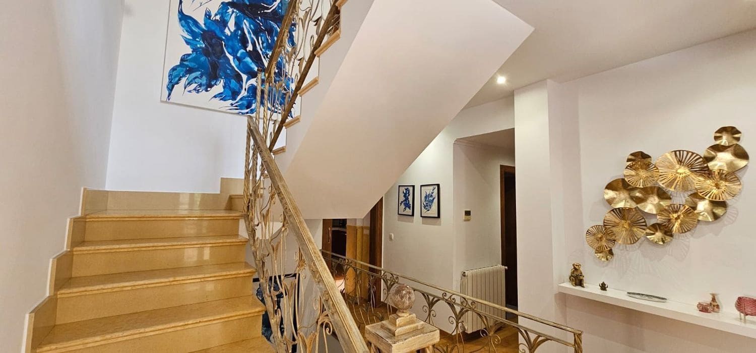 5 makuuhuone Huvila myytävänä paikassa Vera mukana 
autotalli - 685 000 € (Ref: 9646070)