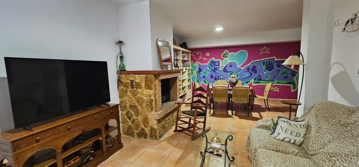 5 makuuhuone Huvila myytävänä paikassa Vera mukana 
autotalli - 685 000 € (Ref: 9646070)