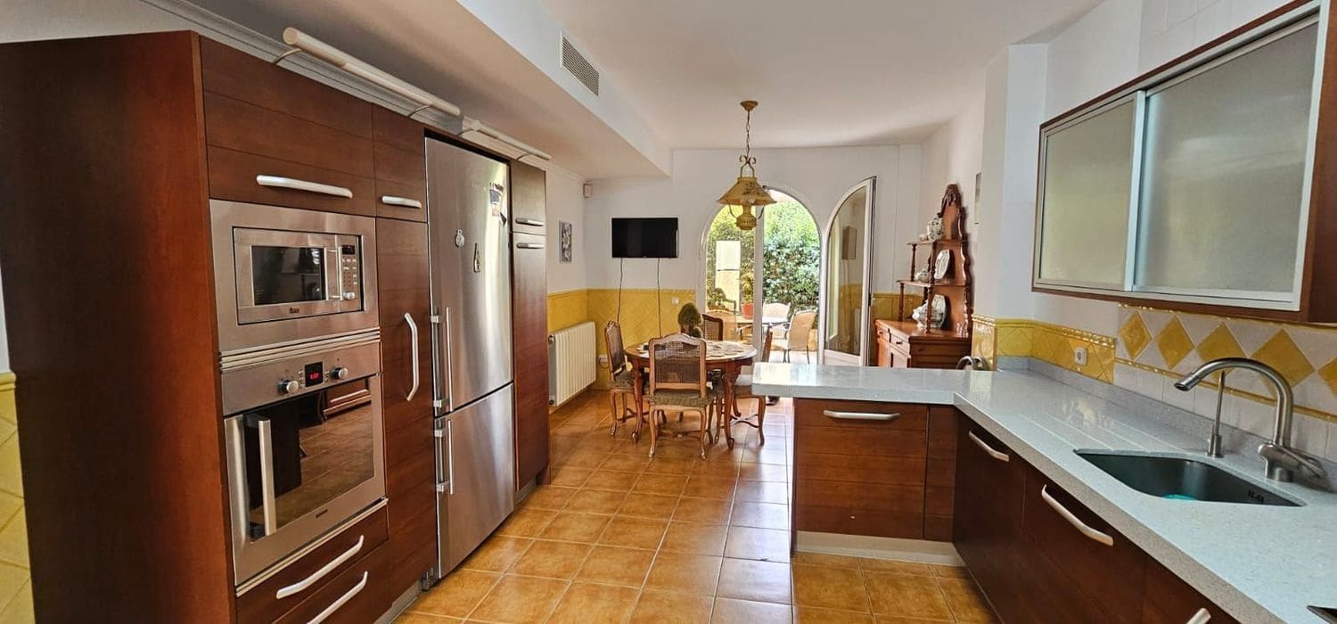 5 makuuhuone Huvila myytävänä paikassa Vera mukana 
autotalli - 685 000 € (Ref: 9646070)