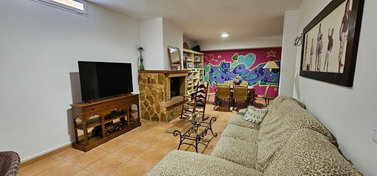 5 makuuhuone Huvila myytävänä paikassa Vera mukana 
autotalli - 685 000 € (Ref: 9646070)