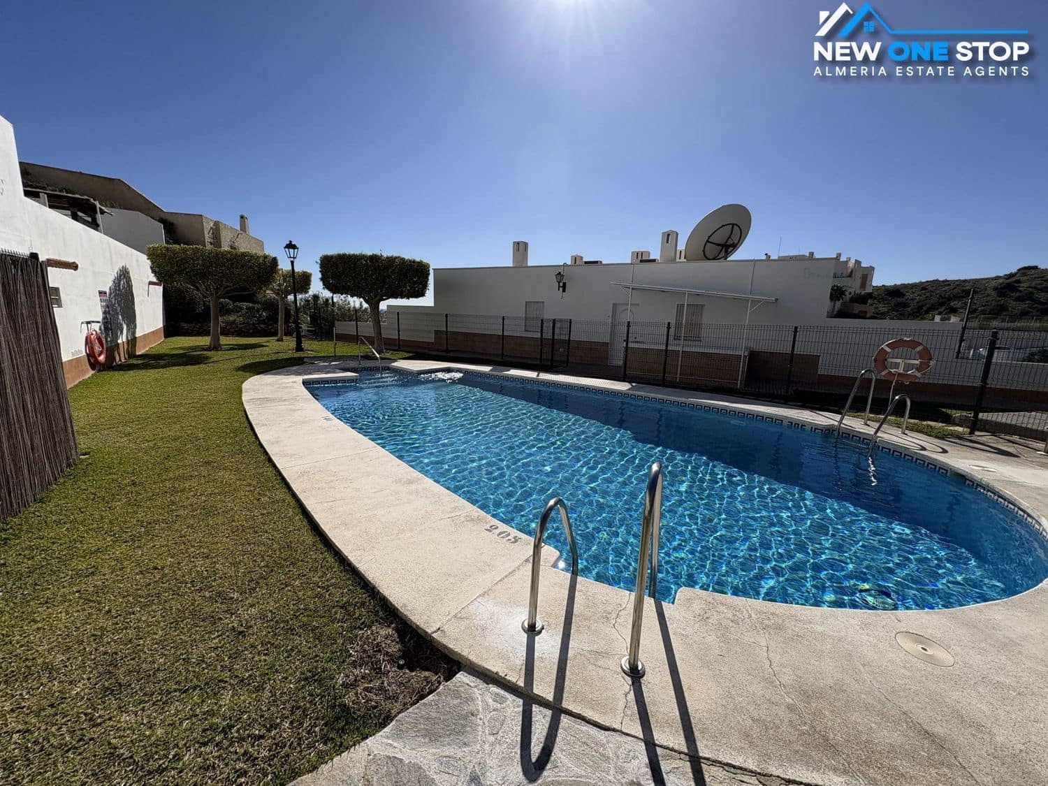 Ático de 2 habitaciones en Mojácar en venta con piscina garaje - 310.000 € (Ref: 9669394)