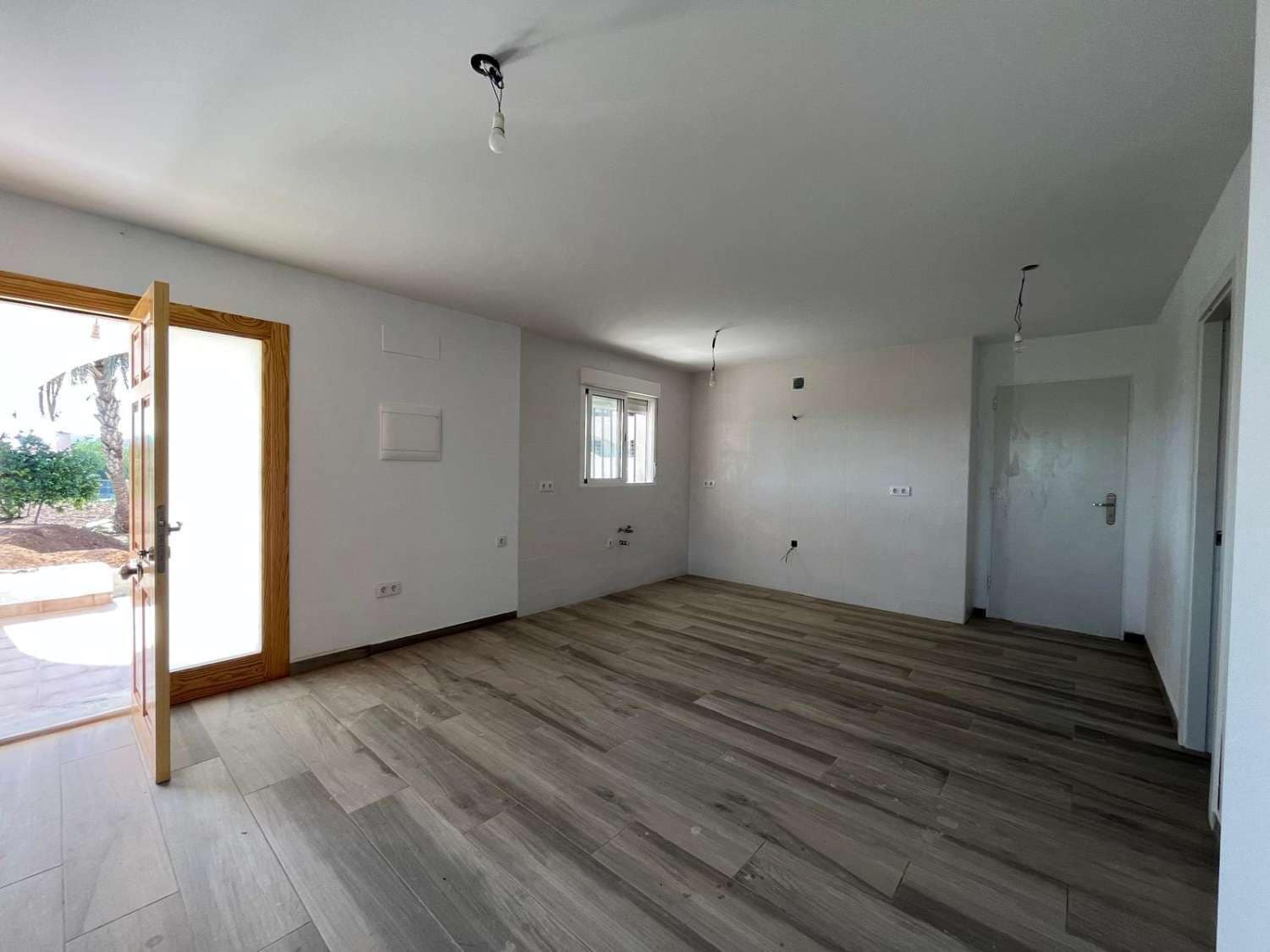 5 bedroom Villa for sale in Cuevas del Almanzora with garage - € 270,000 (Ref: 9676688)