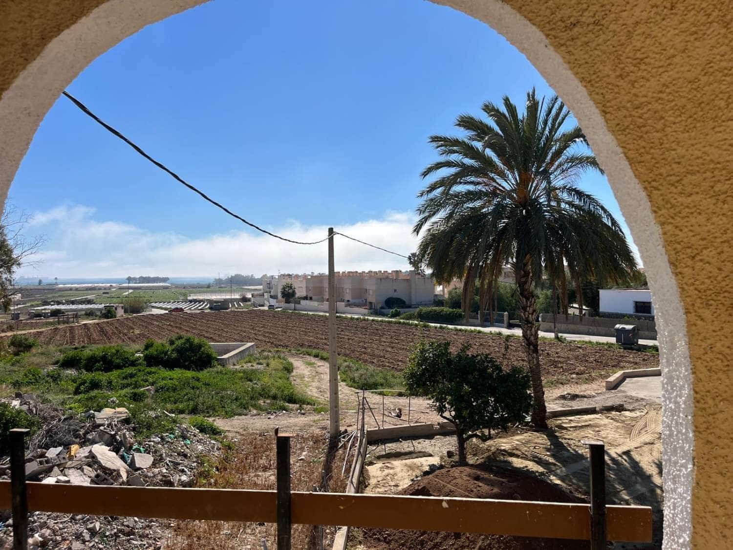 5 bedroom Villa for sale in Cuevas del Almanzora with garage - € 270,000 (Ref: 9676688)