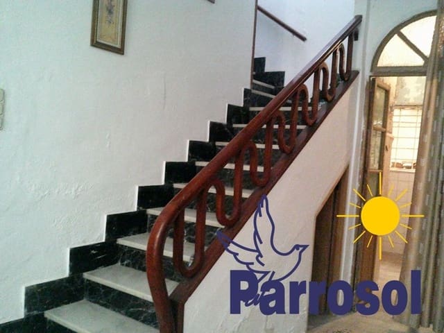 4 bedroom Villa for sale in Garrucha - € 199,000 (Ref: 9676689)