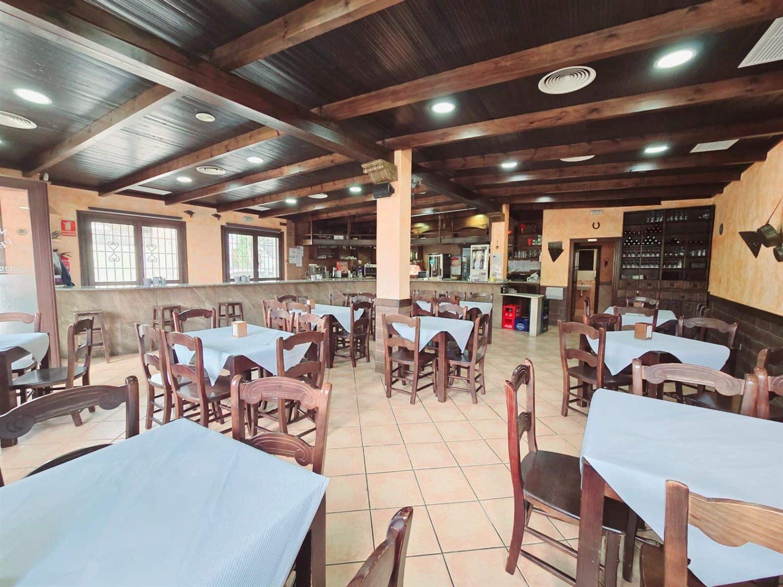 Commercial for sale in Los Gallardos - € 199,950 (Ref: 9689897)