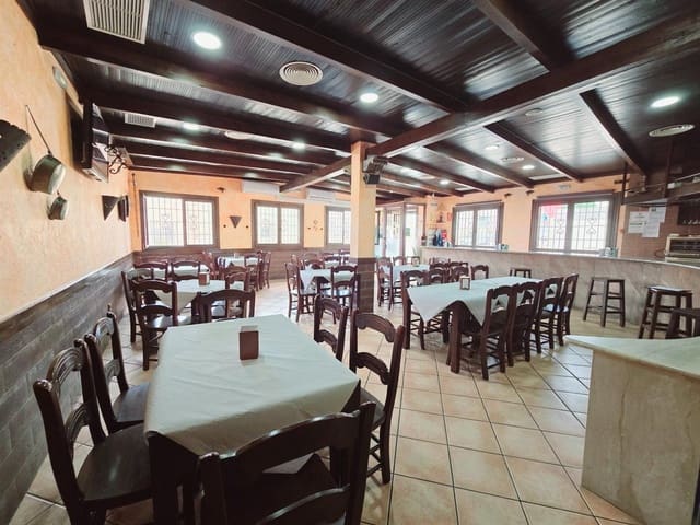 Commercial for sale in Los Gallardos - € 199,950 (Ref: 9689897)