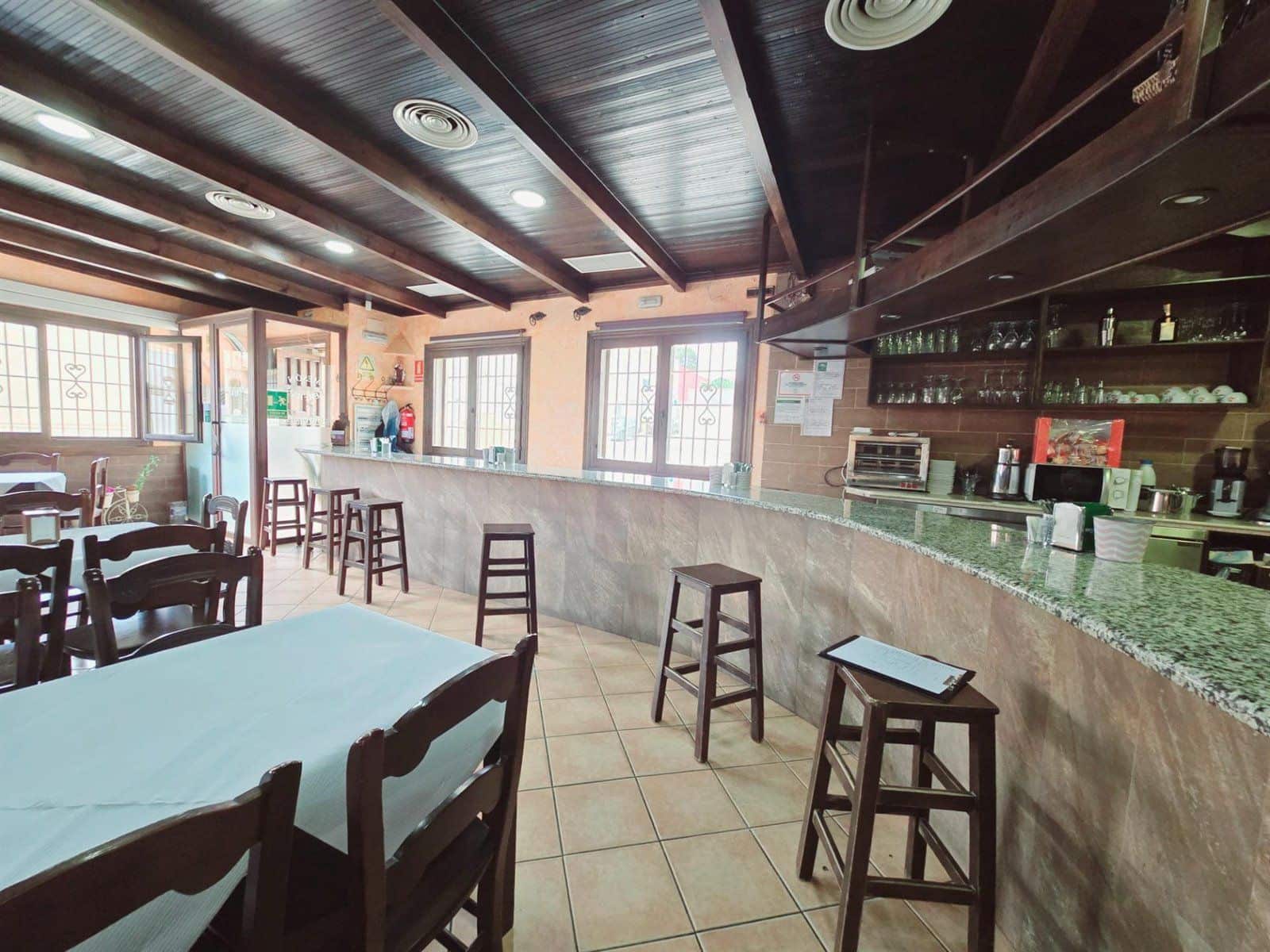 Commercial for sale in Los Gallardos - € 199,950 (Ref: 9689897)