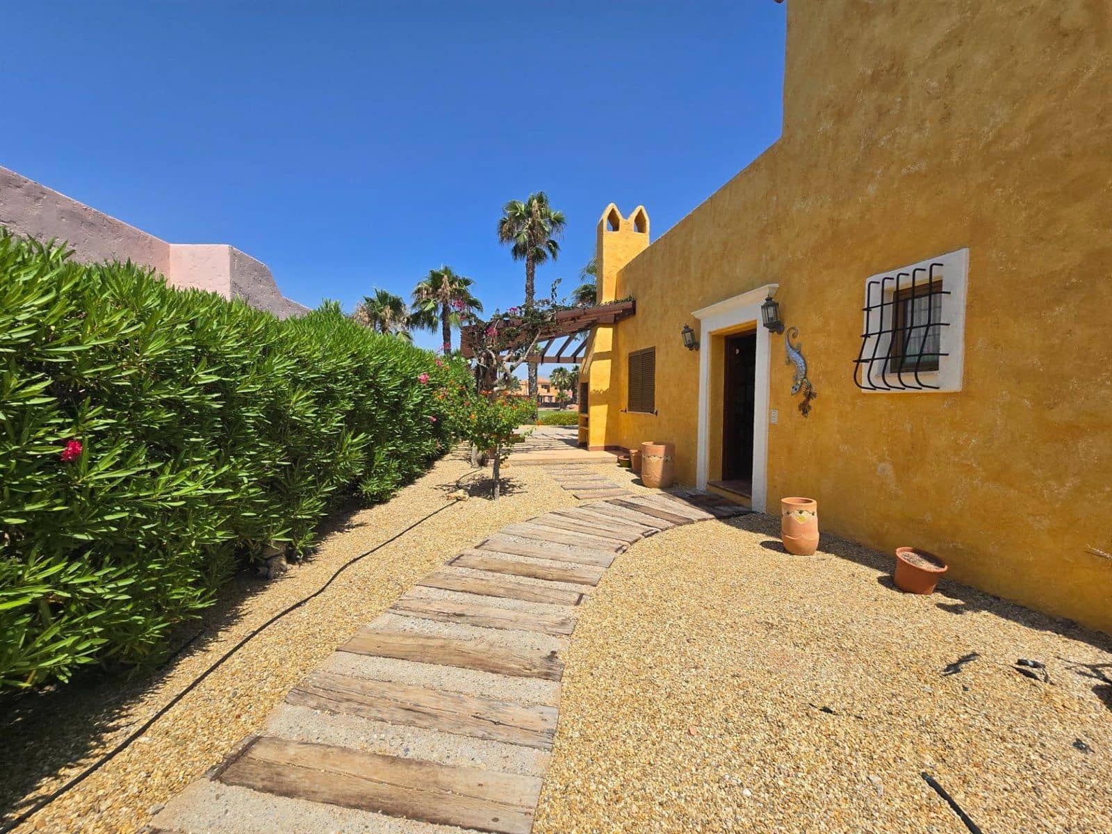 2 bedroom Villa for sale in Cuevas del Almanzora with pool - € 380,000 (Ref: 9694564)