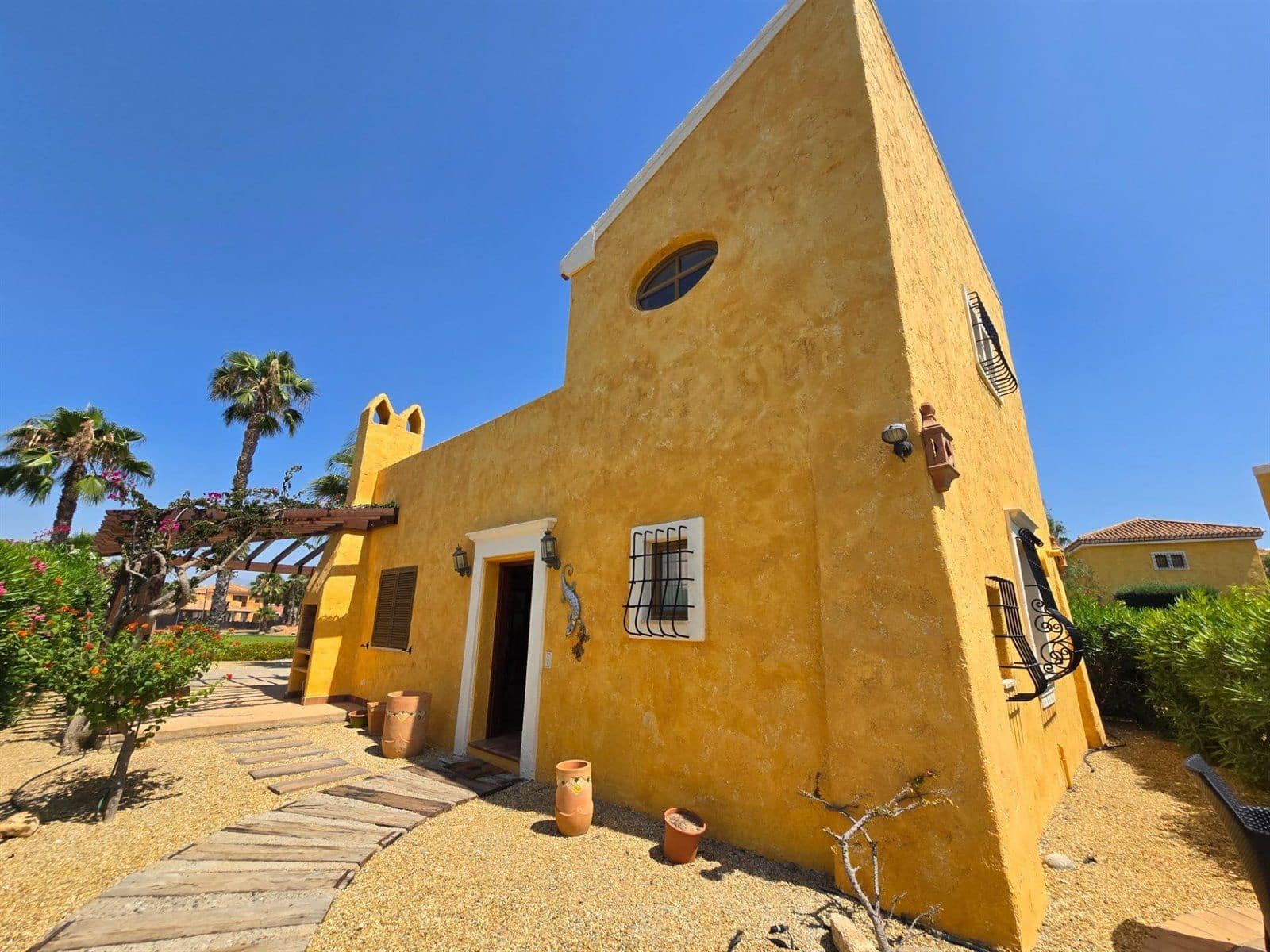 2 bedroom Villa for sale in Cuevas del Almanzora with pool - € 380,000 (Ref: 9694564)