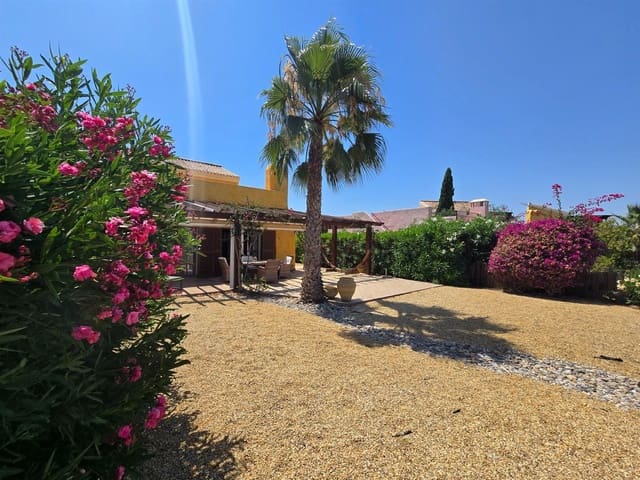 2 bedroom Villa for sale in Cuevas del Almanzora with pool - € 380,000 (Ref: 9694564)