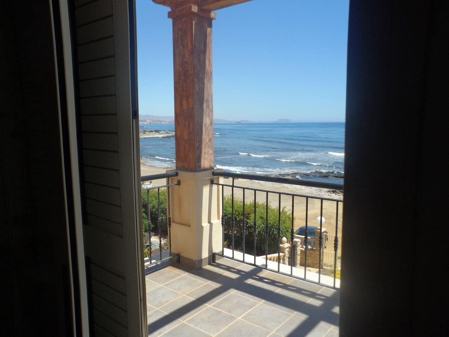 5 bedroom Villa for sale in Cuevas del Almanzora with garage - € 650,000 (Ref: 9714257)