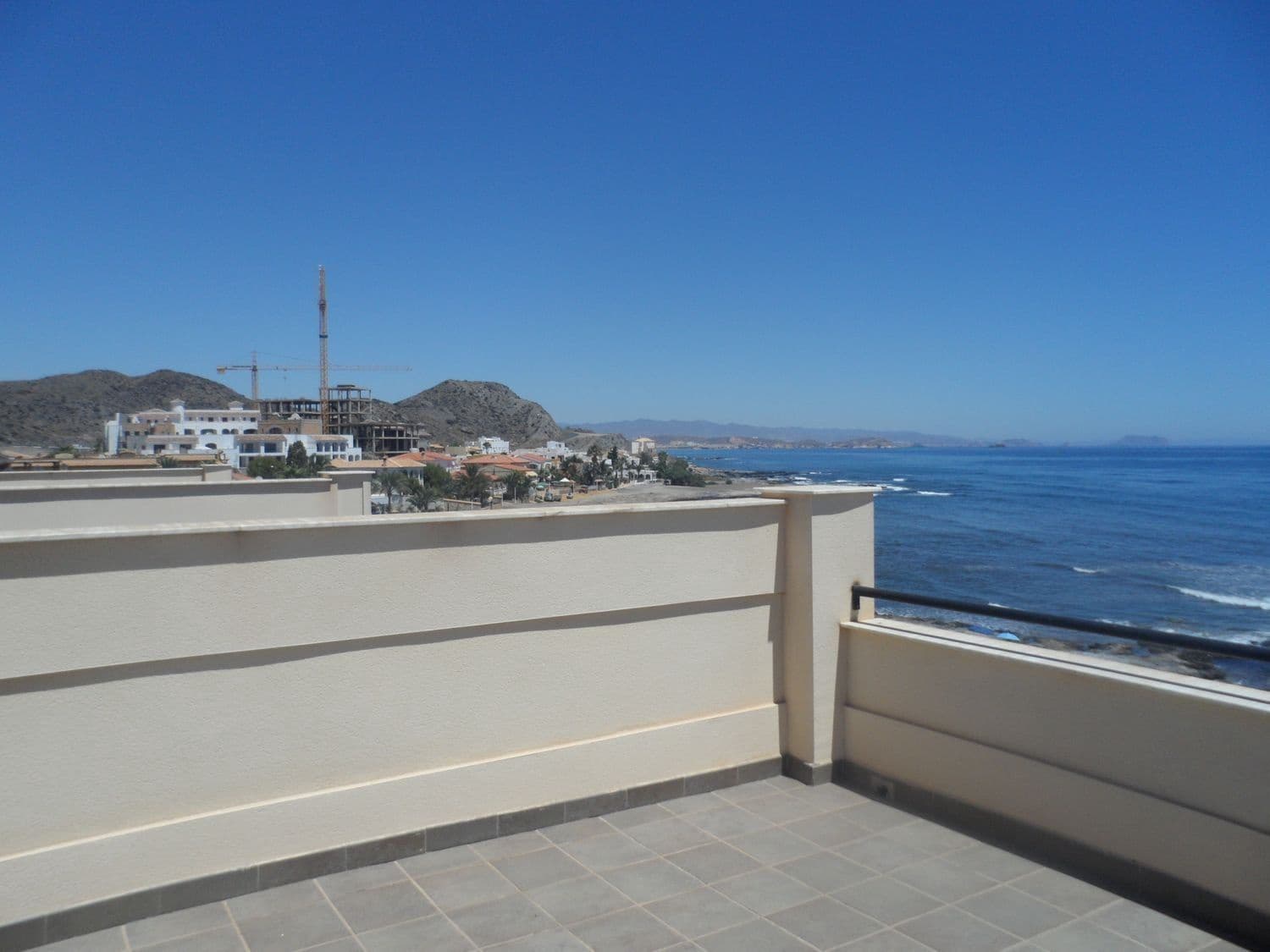 5 bedroom Villa for sale in Cuevas del Almanzora with garage - € 650,000 (Ref: 9714257)