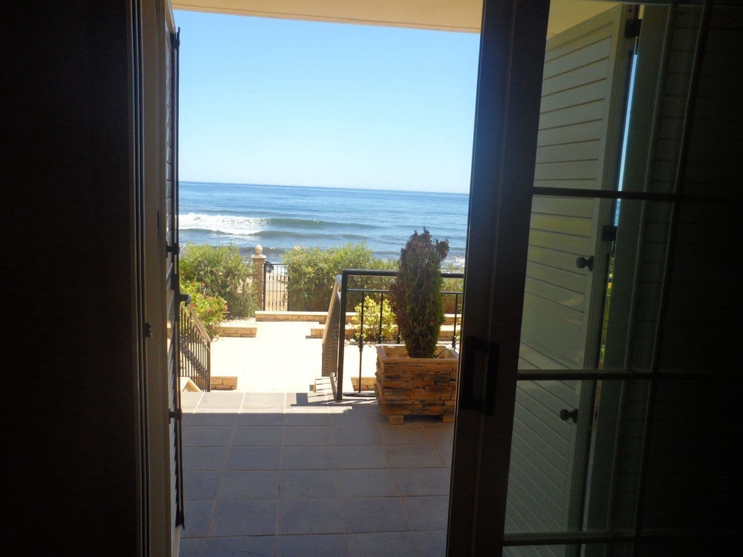 5 bedroom Villa for sale in Cuevas del Almanzora with garage - € 650,000 (Ref: 9714257)