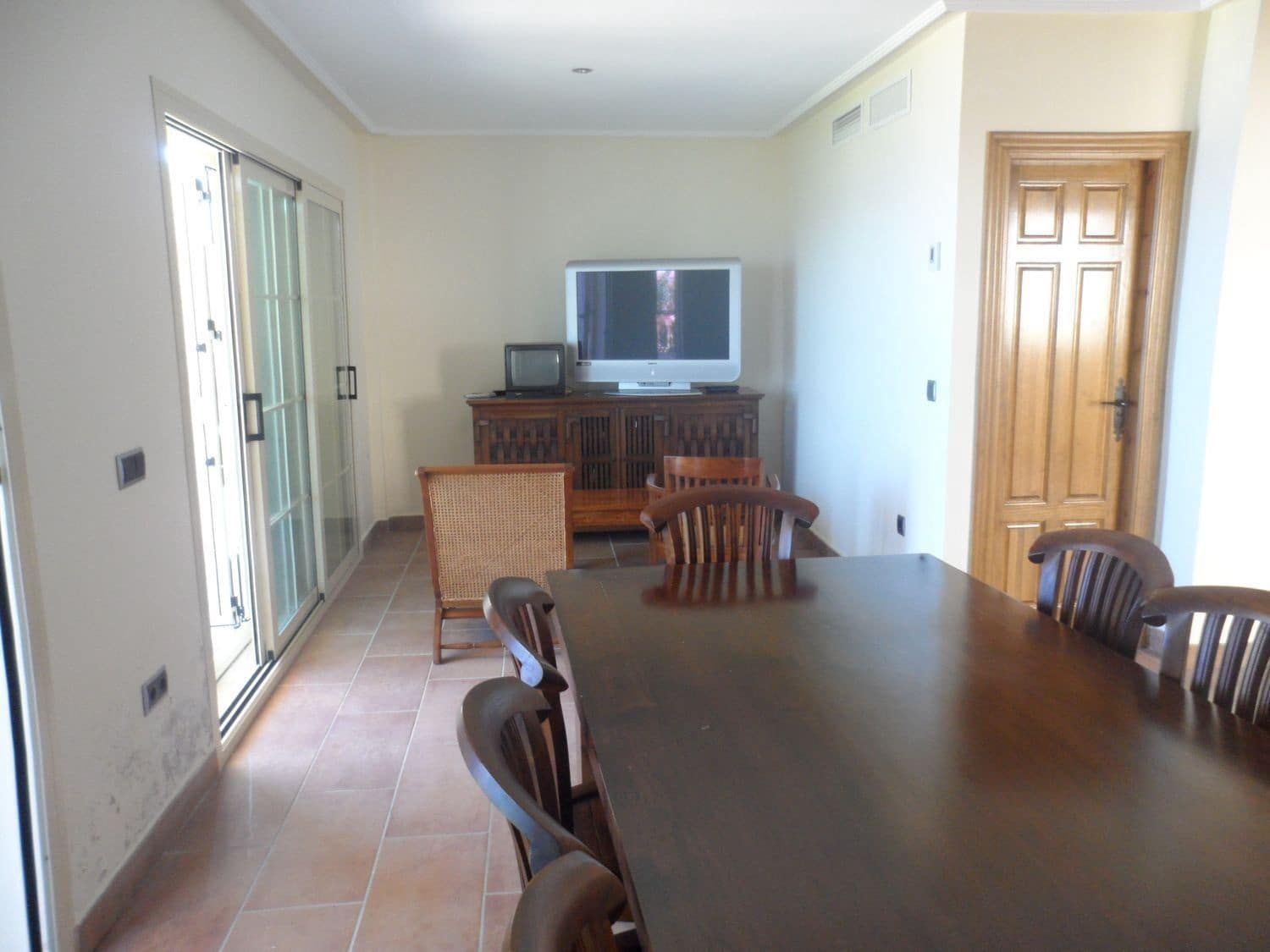 5 bedroom Villa for sale in Cuevas del Almanzora with garage - € 650,000 (Ref: 9714257)