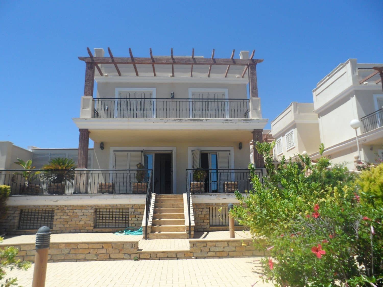 5 bedroom Villa for sale in Cuevas del Almanzora with garage - € 650,000 (Ref: 9714257)