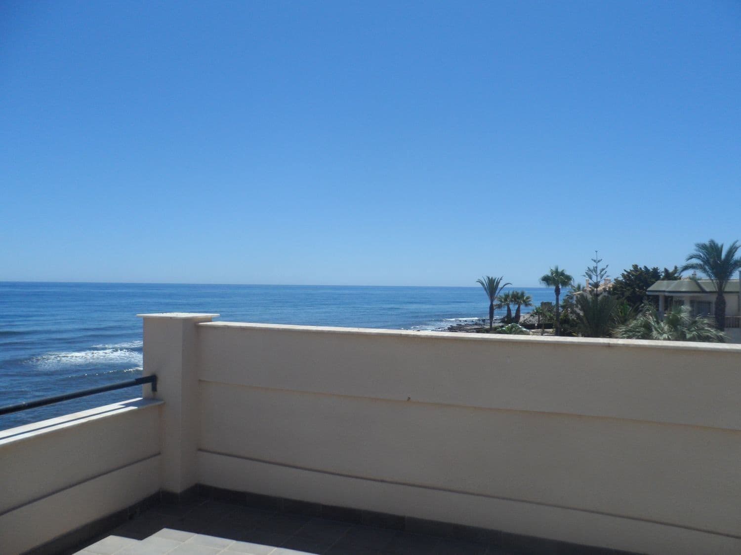 5 bedroom Villa for sale in Cuevas del Almanzora with garage - € 650,000 (Ref: 9714257)