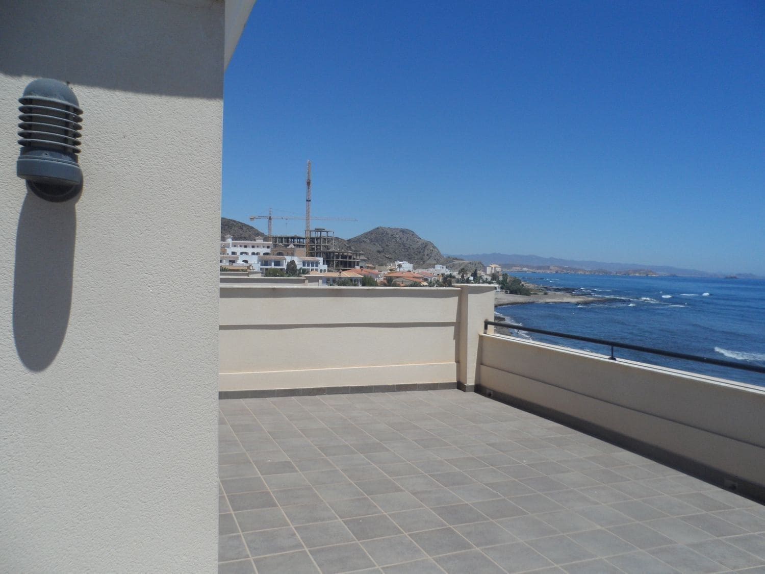 5 bedroom Villa for sale in Cuevas del Almanzora with garage - € 650,000 (Ref: 9714257)