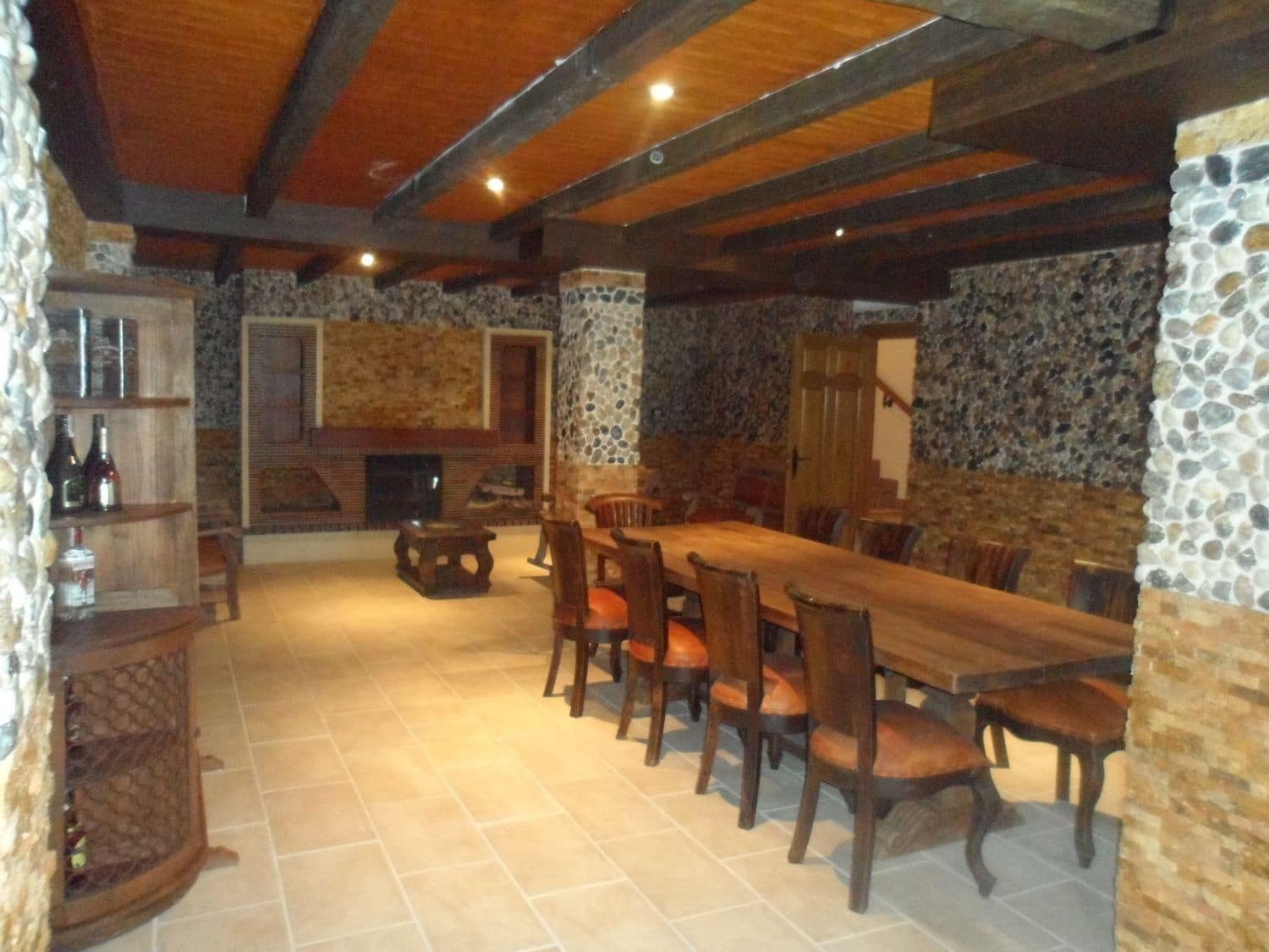 5 bedroom Villa for sale in Cuevas del Almanzora with garage - € 650,000 (Ref: 9714257)