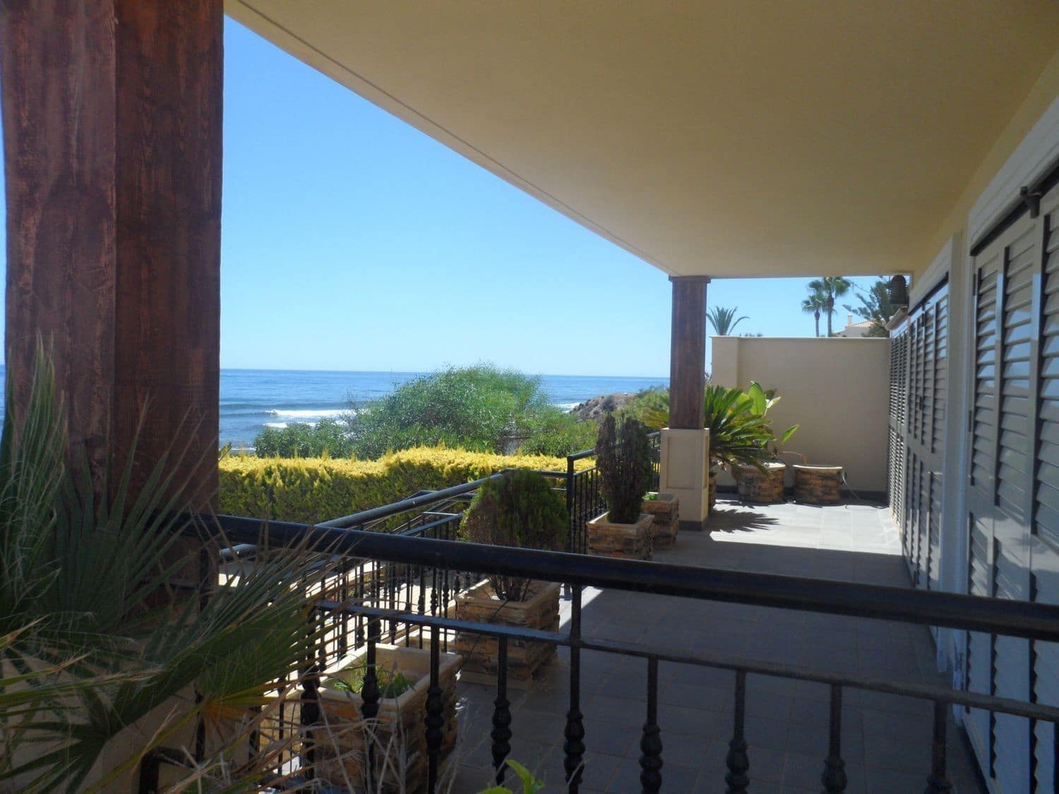 5 bedroom Villa for sale in Cuevas del Almanzora with garage - € 650,000 (Ref: 9714257)