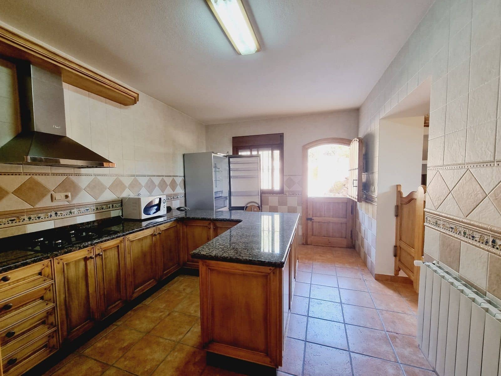 6 bedroom Villa for sale in Bedar with pool garage - € 506,000 (Ref: 9714258)